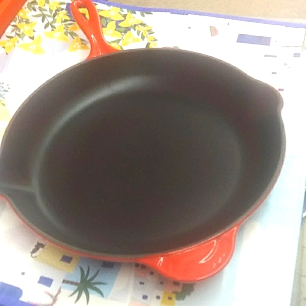 Le  Creuset Red Skillet